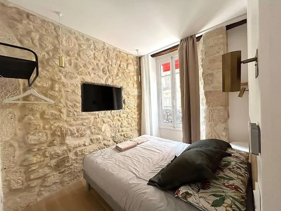 Louvre -Notre Dame 2Bd, 2Bath Ac Apartment Paris