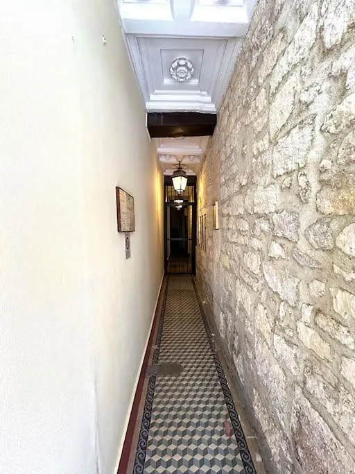 Louvre -Notre Dame 2Bd, 2Bath Ac Apartment Paris France